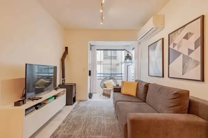 Apartamento Mobiliado com 46 metros 1 quarto 1 vaga no bairro Mont Serrat em Porto Alegre