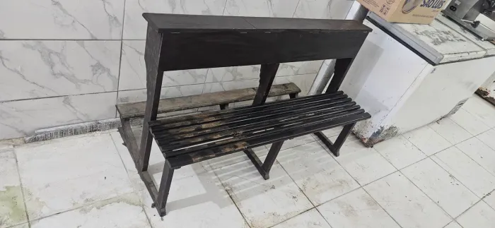 Genuflexorio 3 lugares com Porta Bíblia 