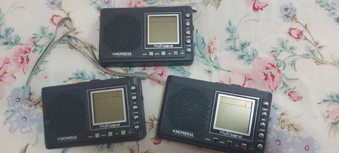 Radio despertador pilha e luz