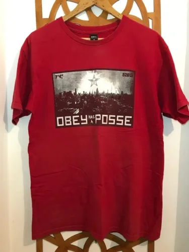 Camiseta Obey Vermelha