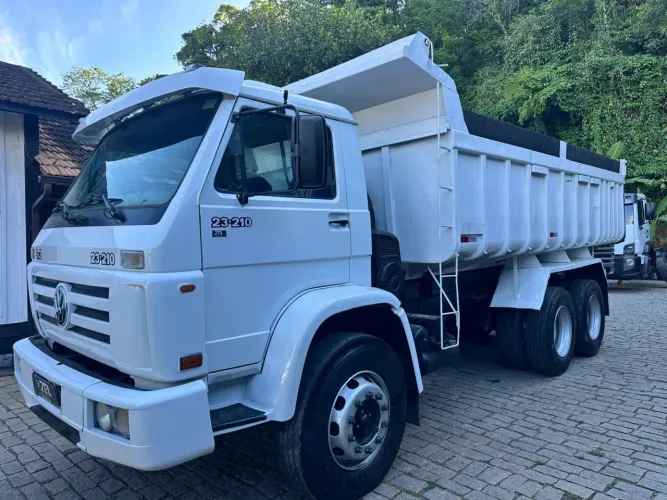 VW 23.210 BASCULANTE TRUCK