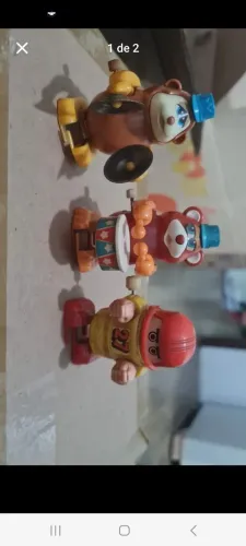 Robôs bonecos a cordas antigos