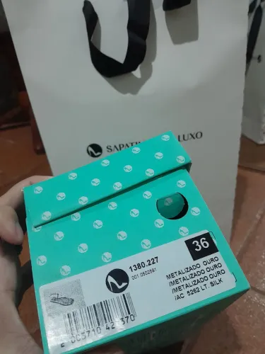 Sandália rasteira, sapatinho de luxo tam 36 