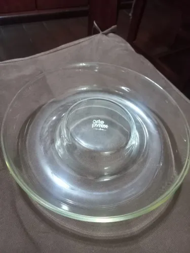 Vendo forma de vidro para pudins, bolo e afins.