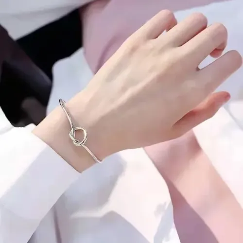 Bracelete Nó Coração Prateado