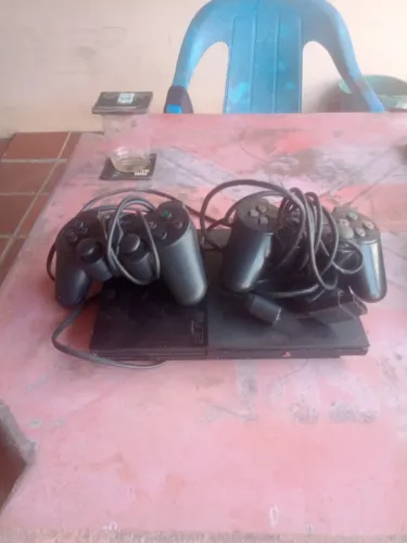 Vendo barraca iglu completa e play2 com 2 controles