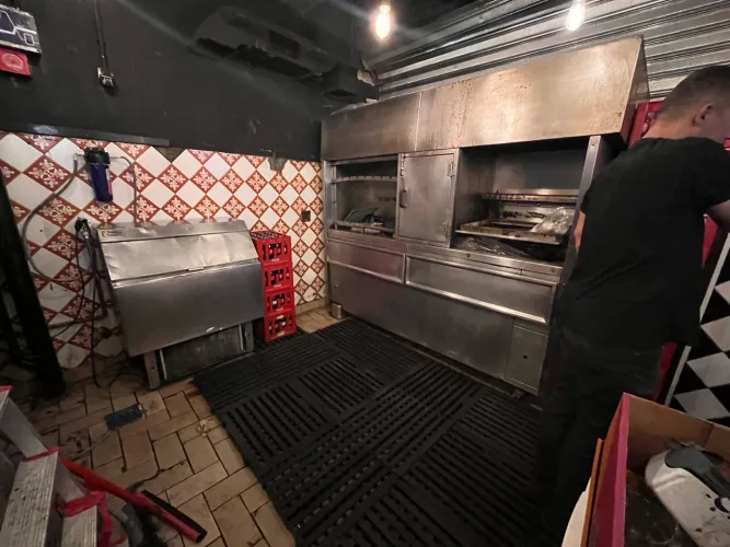 Churrasqueira profissional em inox