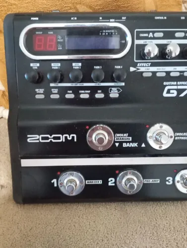 Pedaleira Zoom G7.1ut valvulada