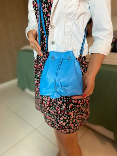Bolsa Bucket Azul em Couro Legítimo 