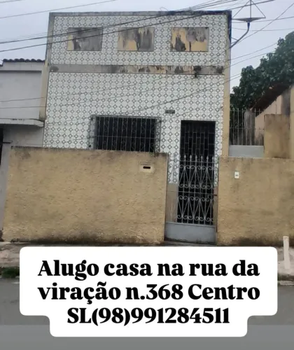 Alugo casa no centro 