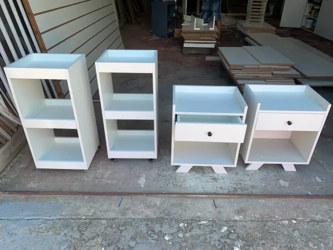 PROMOÇÃO Mesinha auxiliar para manicure