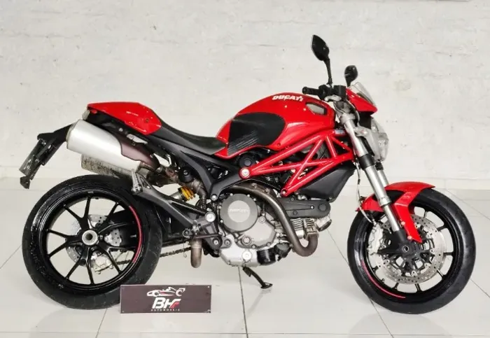 DUCATI MONSTER 796 800cc