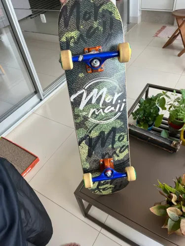 Skate Completo em Bom Estado - Pronto para Andar