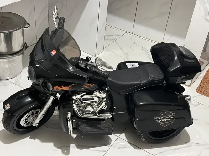 Moto elétrica infantil