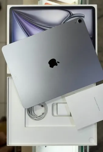 Ipad pro 13 polegadas m3 128gb bateria 100%, apenas 21 ciclos, LOJA FÍSICA ( wifi 128 gb )