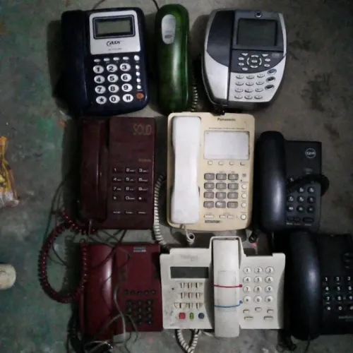 Lote 9 aparelhos telefônicos