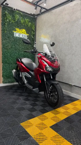 Adv 160 - 2025 - baixo km