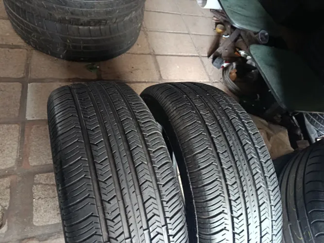 Pneus 195/55-15 ONYX SEMINOVOS (2 unidades)