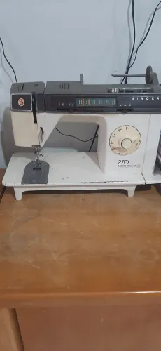 Máquina de Costura Singer Bobina Mágica 