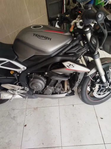 Triumph street triple 765 rs