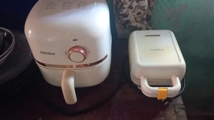 Air fryer e sanduicheira em ótimo estado!