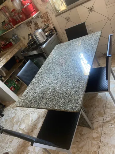Mesa de mármore