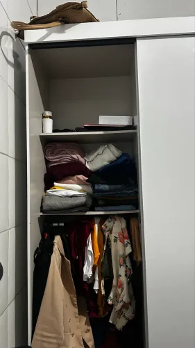 Guarda roupa semi novo