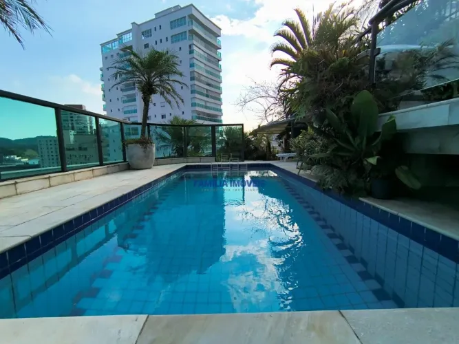 Cobertura duplex com piscina à venda na Ponta da Praia em Santos