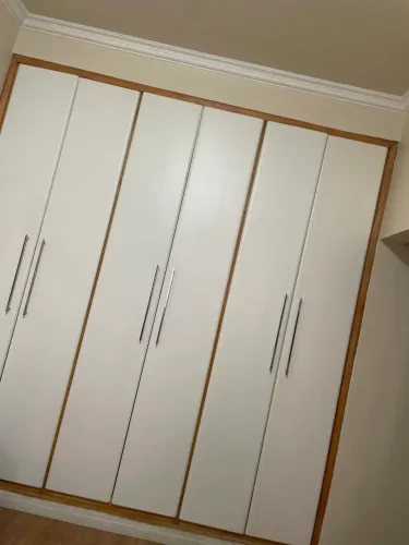 Vendo Guarda Roupas em ótimo estado.