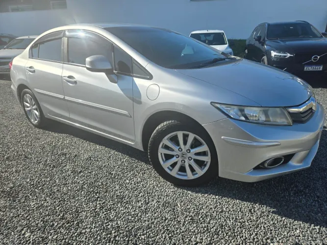 Honda Civic Sedan LXS 1.8/1.8 Flex 16V Aut. 4P 2014