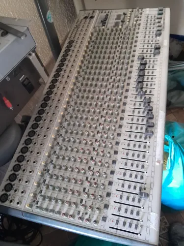 Mesa de som 2 canais 