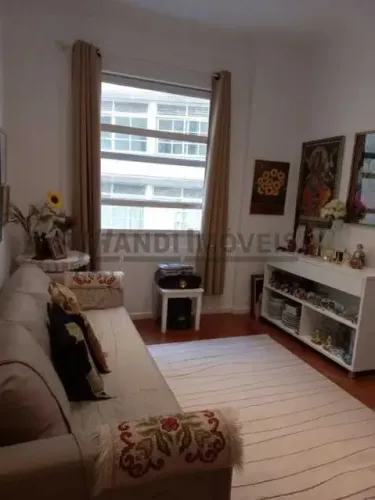 Apartamento - / Residencial / Copacabana
