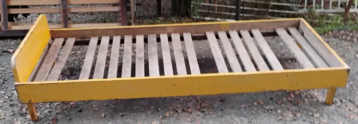 Cama de Madeira canela. Solteiro 