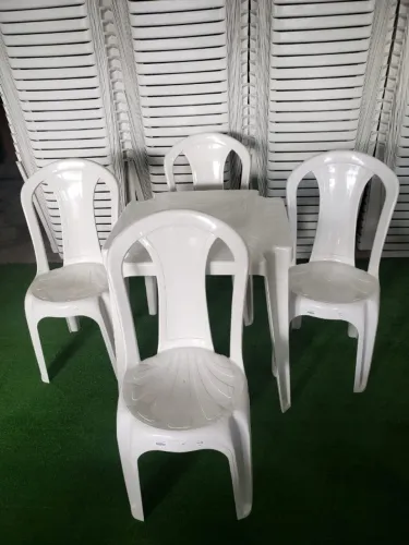 CONJUNTO DE MESA E CADEIRAS PARA LOCAÇÃO