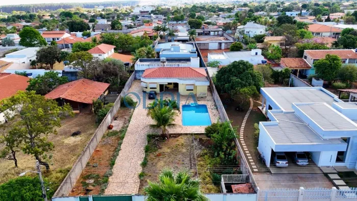 Condomínio Mansões Entre Lagos | Casa com Piscina e 4 Quartos (2 Suítes)