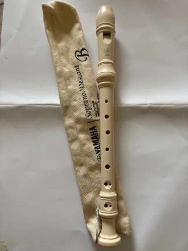 Flauta Doce Yamaha Soprano Barroca Yrs24B usada seminova com capa