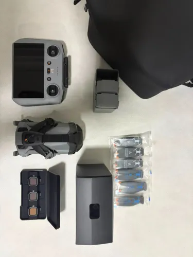 Drone DJI Mini 5 Pro Fly More Combo (Com Tela) - Estado de Novo
