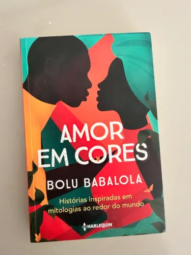 Amor em Cores - livro em ótimo estado