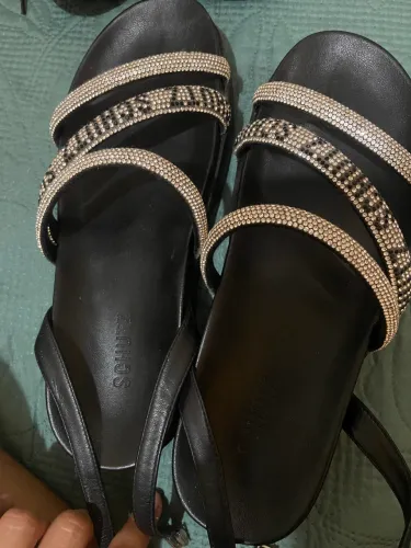 Vendo sandália Schütz 