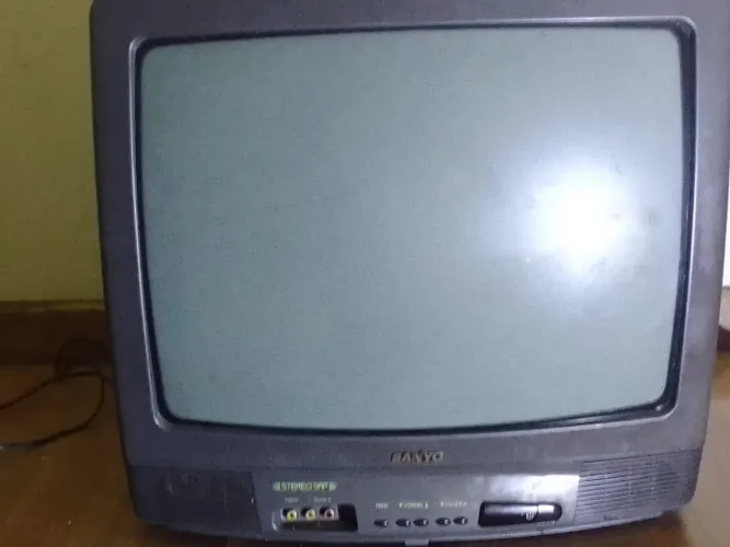 Tv SanYo games retrô, games e uso normal 