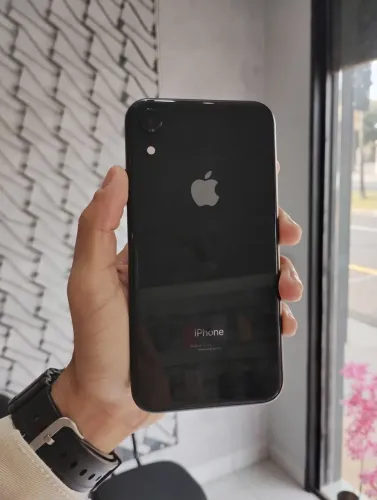 iPhone XR 64Gb Preto