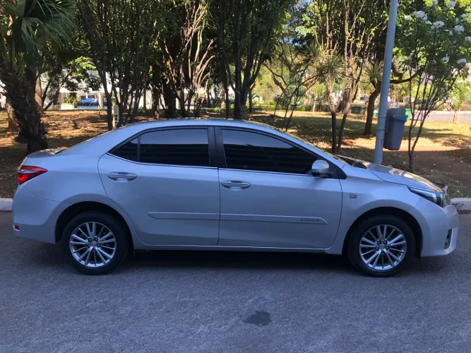 Toyota Corolla Altis 2.0 Flex 16V Aut. 2016