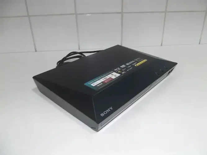 Blu-Ray Disc e Dvd Sony BDP-S3100 Wi-fi com Netflix
