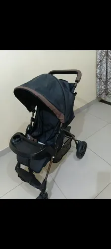 Carrinho de bebê e bebê conforto-Marca Galzerano seminovo pouco usado