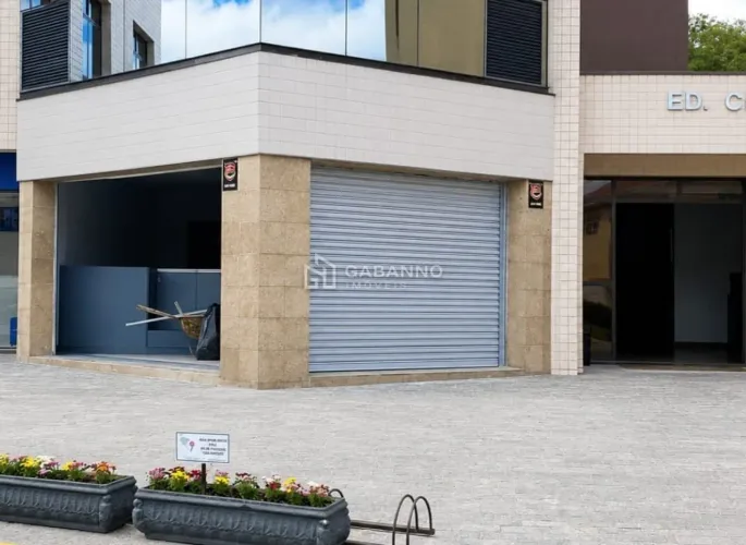 Loja com 126 m², ótima localização, grande fluxo de pessoal e fácil acesso em Pinhais. Mar