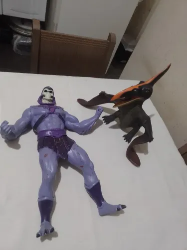 Boneco do esqueleto + ptrodactylus