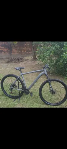 Vendo bike aro 29de alumínio já está revisada só pegar e rodar!700 reais preço negociável