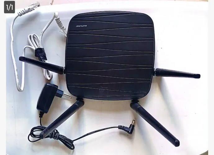 Vendo Roteador Multilaser, 4 antenas Duas Band.