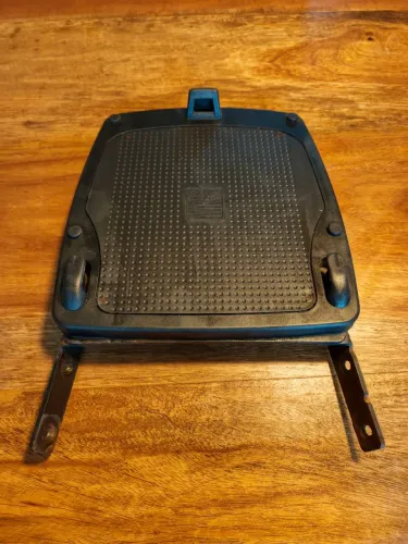 Suporte para baú traseiro Kawasaki Versys 650 + base Givi universal