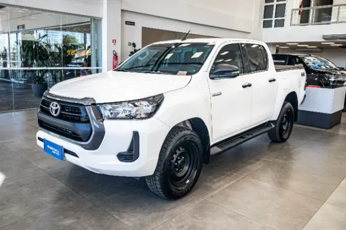 Toyota Hilux CD SR 4X4 2.8 TDI Diesel Aut. 2025